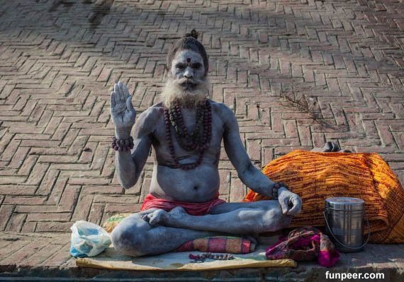 將屍體視為神的禮物 可怕的印度「食人族」：用頭骨喝水